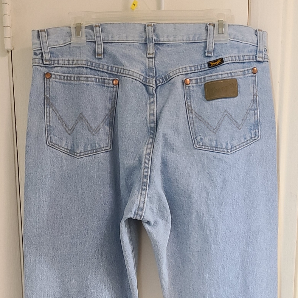 Wrangler Cowboy Cut 1013MWZGH Light Wash Jeans 36 X 32 WORN ONCE!
